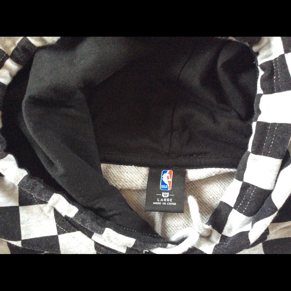 Chicago Bulls Black and White NBA Pullover Hoodie - Picture 4 of 6